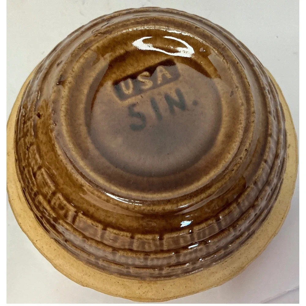 Vintage Mixing Bowls Set of 2 Basket Weave Brown Stoneware 7in 5in USA
